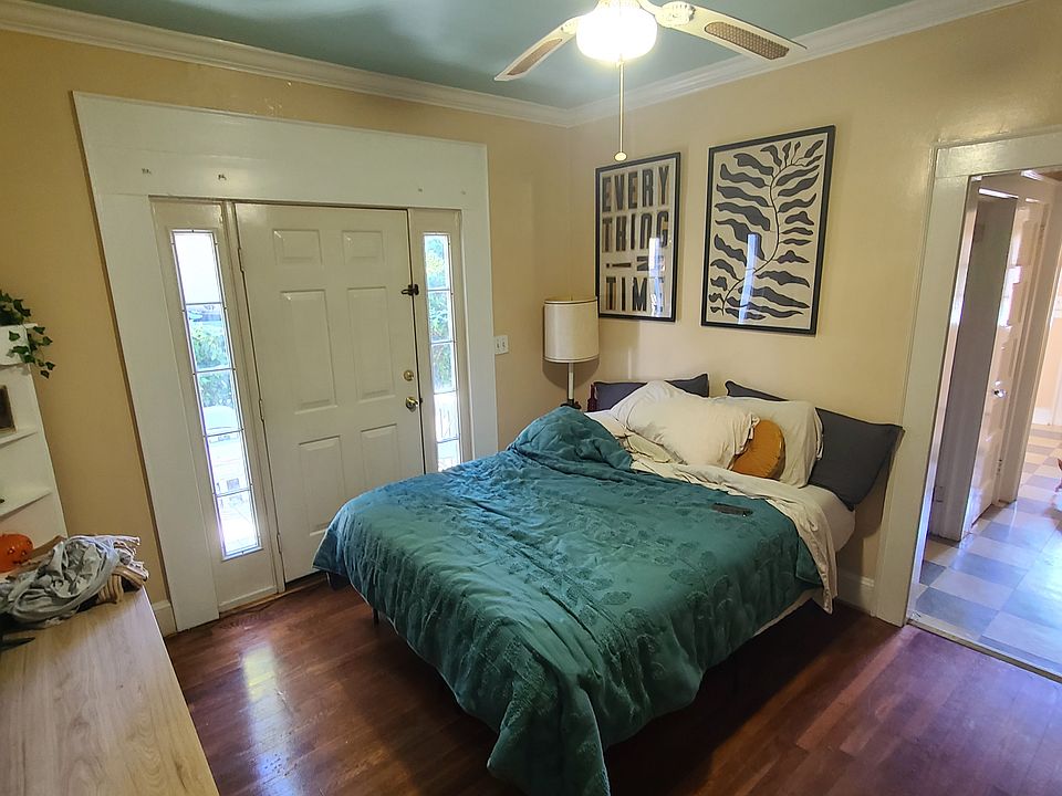 2nd image of 612 W 1st St #1