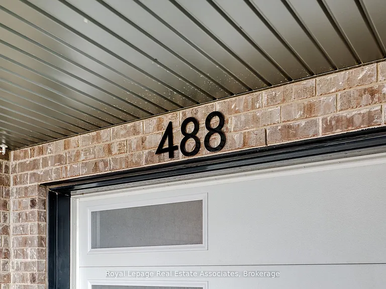 488 Bellflower Ct — Photo 8