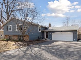 2725 Queensland Ln N, Plymouth, MN 55447