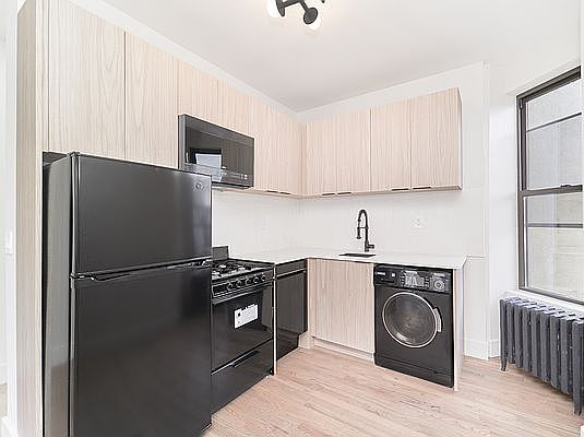 3rd image of 302 E 5th St #5B