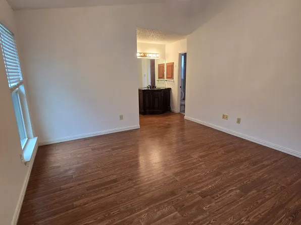 301 Colony Dr, Arlington, TX 76002