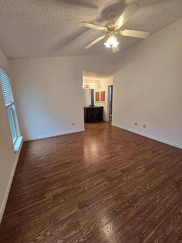 301 Colony Dr Photo 1