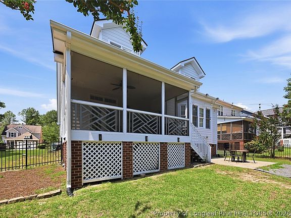 4th image of 16 Cottswold Ln