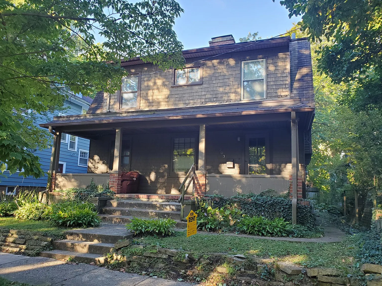 703 S Busey Ave photo 1
