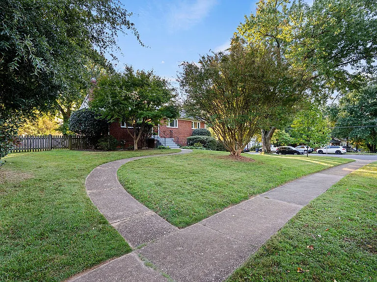 7200 Carol Ln — Photo 10