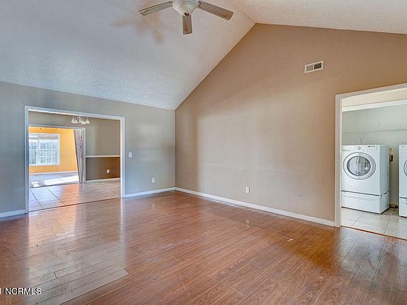 5th image of 250 Ross Ct