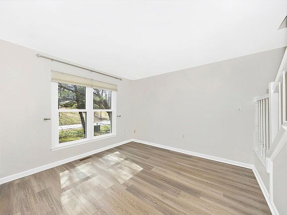 4th image of 6634 Rockridge Rd