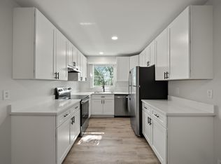 15929 W Eleven Mile Rd #B202, Southfield, MI 48076