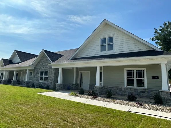 309 Blue River Dr, Knightstown, IN 46148