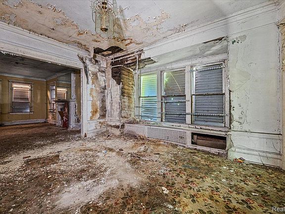 4th image of 120 Collingwood St