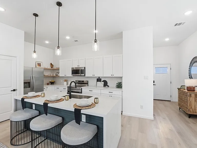 866 Rachel St #D — Photo 17