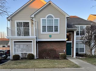 4165 Berkshire Dr, Sterling Heights, MI 48314