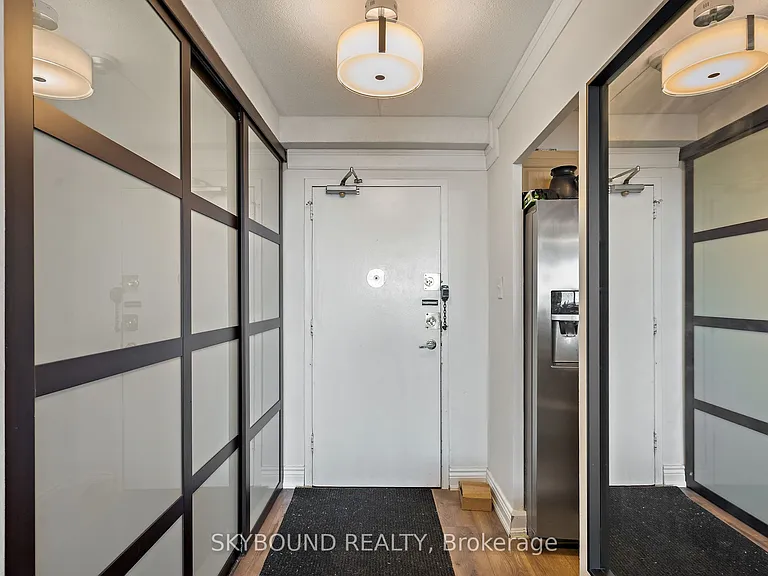 15 La Rose Ave #1510 — Photo 19