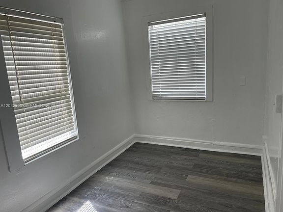 5th image of 817 4th St #817