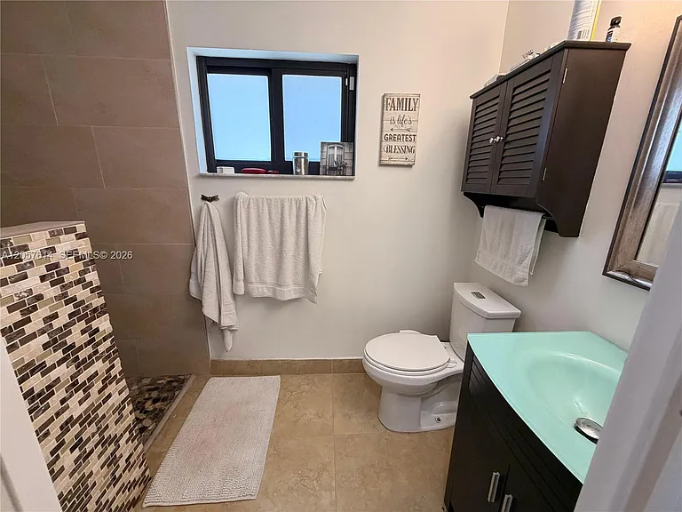 6641 NW 174th Ter — Photo 18