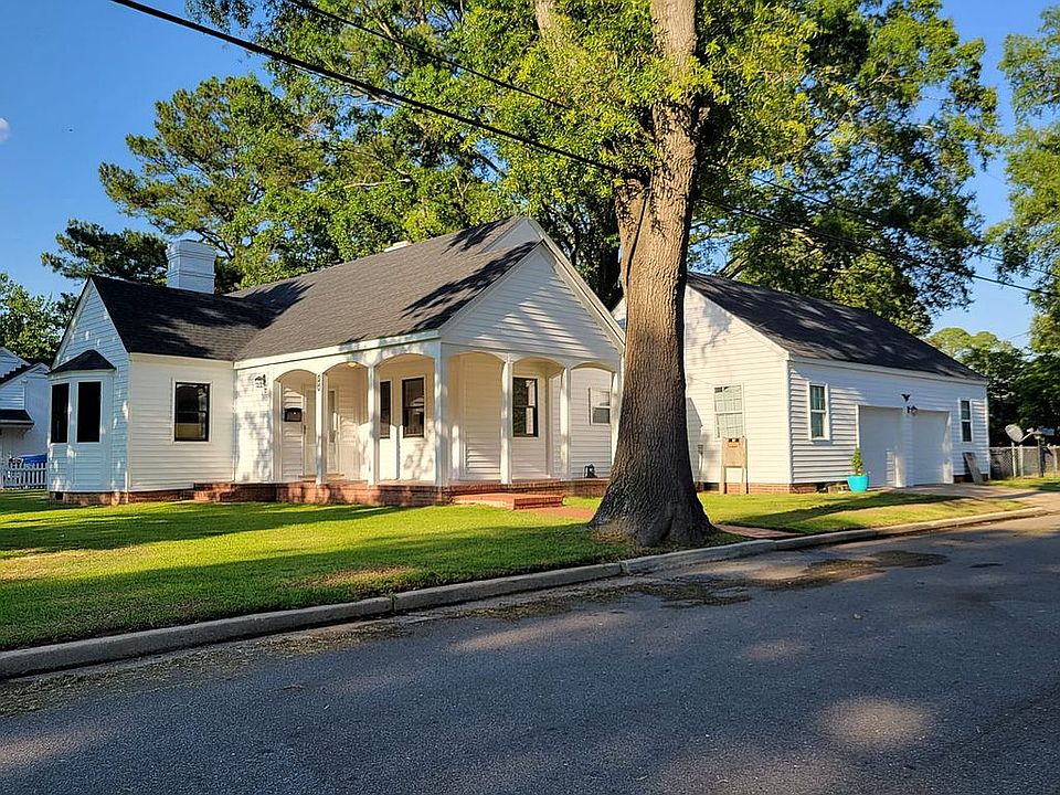 1st image of 208 S Andrews Ave