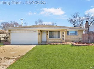 37028 Tricia Dr, Sterling Heights, MI 48310
