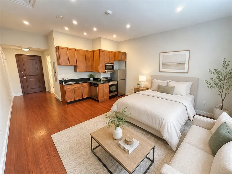 1 Charles St S #212