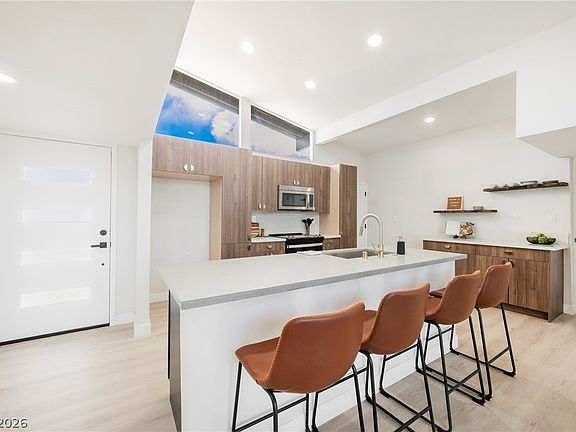 5th image of 3369 Nahatan Way