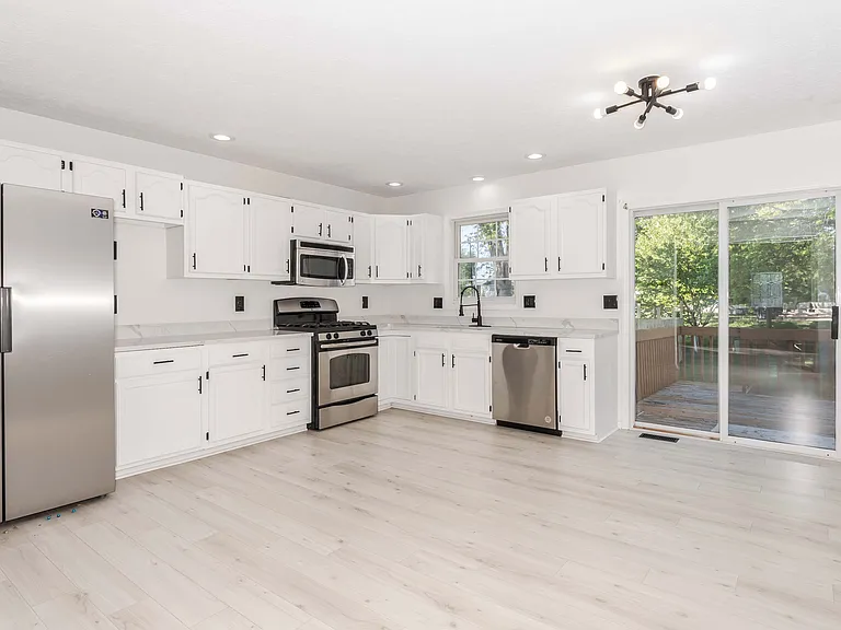 613 Wulbrun Dr — Photo 4