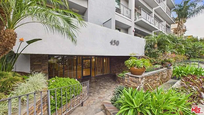 2 bed, 1520 sqft, $5,950 — Photo 1