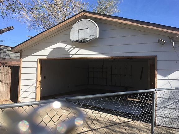 5th image of 3605 NE 10th Ave