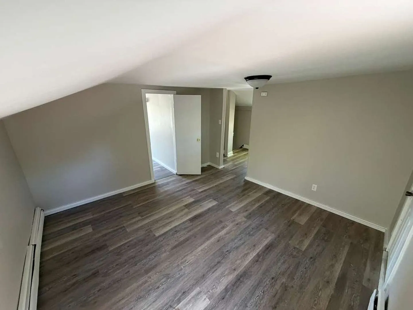 208 Utica St — Photo 3