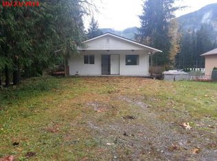 7953 Apache Dr, Maple Falls, WA 98266