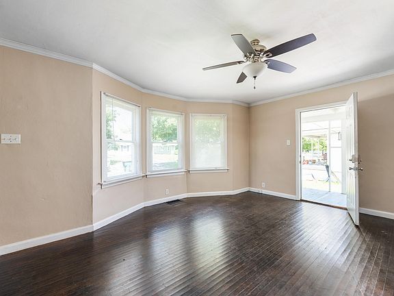 4th image of 1329 W Washington St