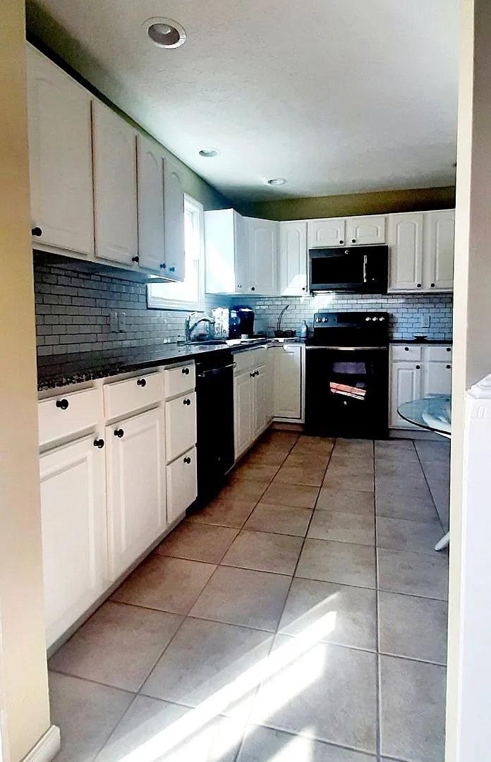 3Bed/2.5 Bath On West Run Rd - Available 07/07/2027 — Photo 3