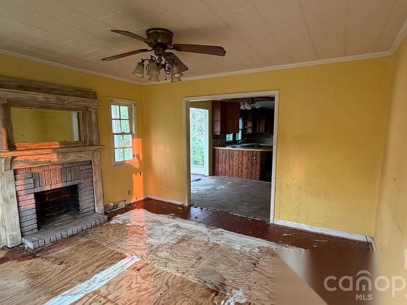 4th image of 803 S Grove St