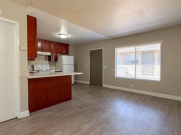 5th image of 4960-4970 Auburn Dr #4968-08