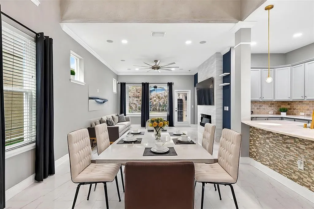 4 bed, 3.5 bath, 2380 sqft, $3,200 — Photo 3