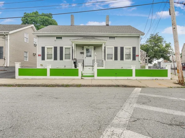 377 Hartwell St, Fall River, MA 02721