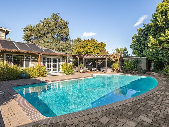3rd image of 200 Alderbrook Drive