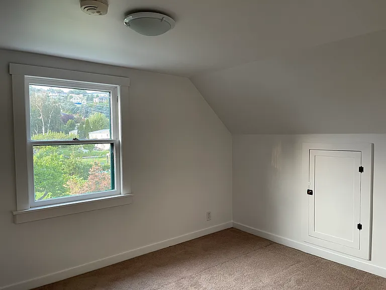 245 N Harris Ave — Photo 15