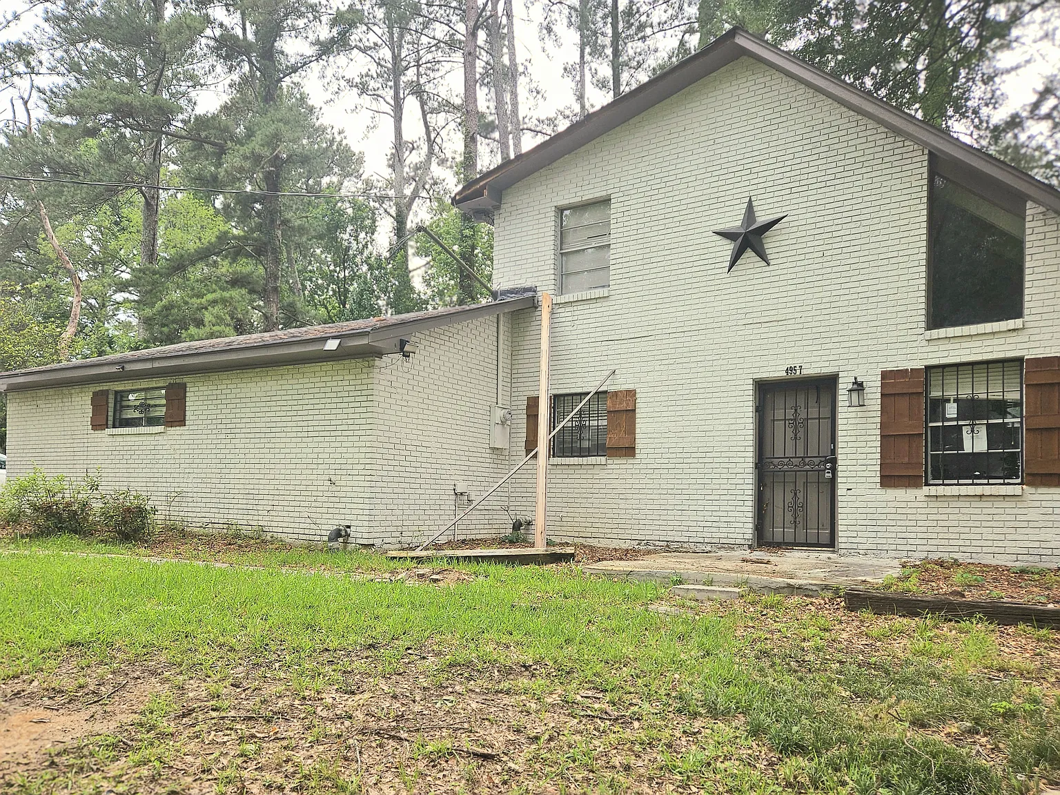 4 bed, 2740 sqft, $1,750 — Photo 1