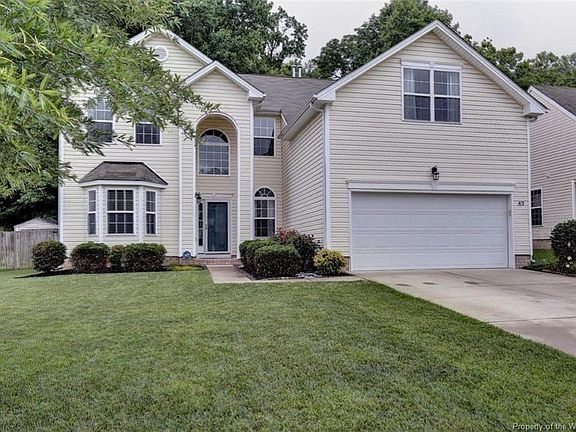3rd image of 413 Queensbury Ln