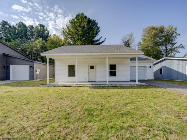 3888 Falling Leaf Trl, Traverse City, MI 49686