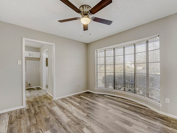 4th image of 517 Kings Gate Rd