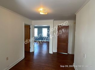 118 N Poplar St, Linden, TN 37096