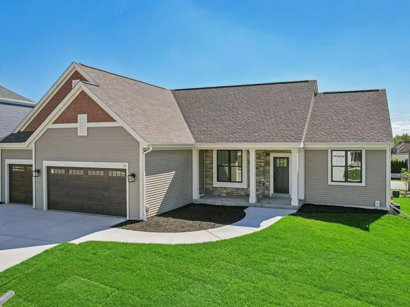 705 Panorama DRIVE, Waukesha, WI 53188