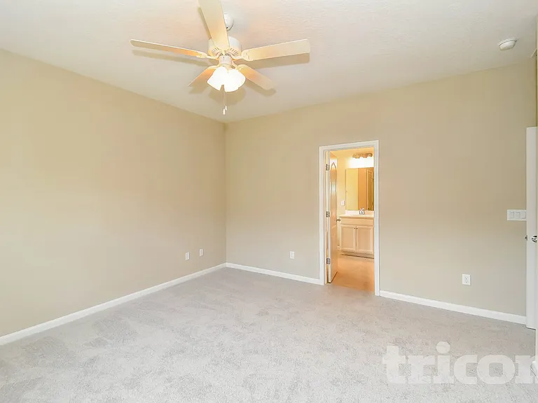 10328 Pavnes Creek Dr — Photo 6