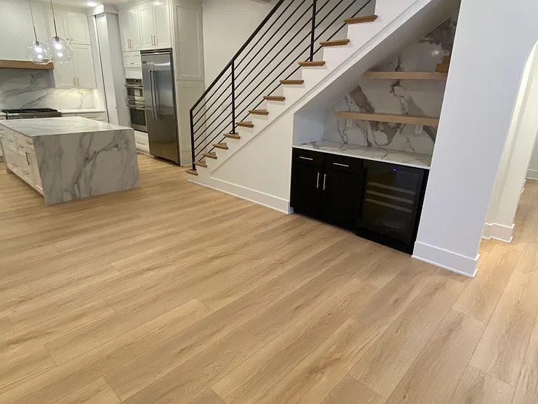 421 S Union St — Photo 4