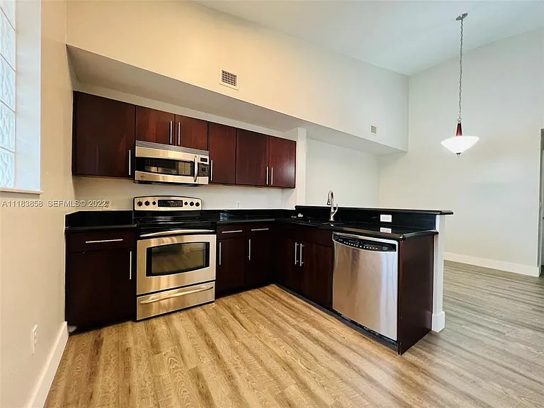 6944 SW 39th St #B203 — Photo 30