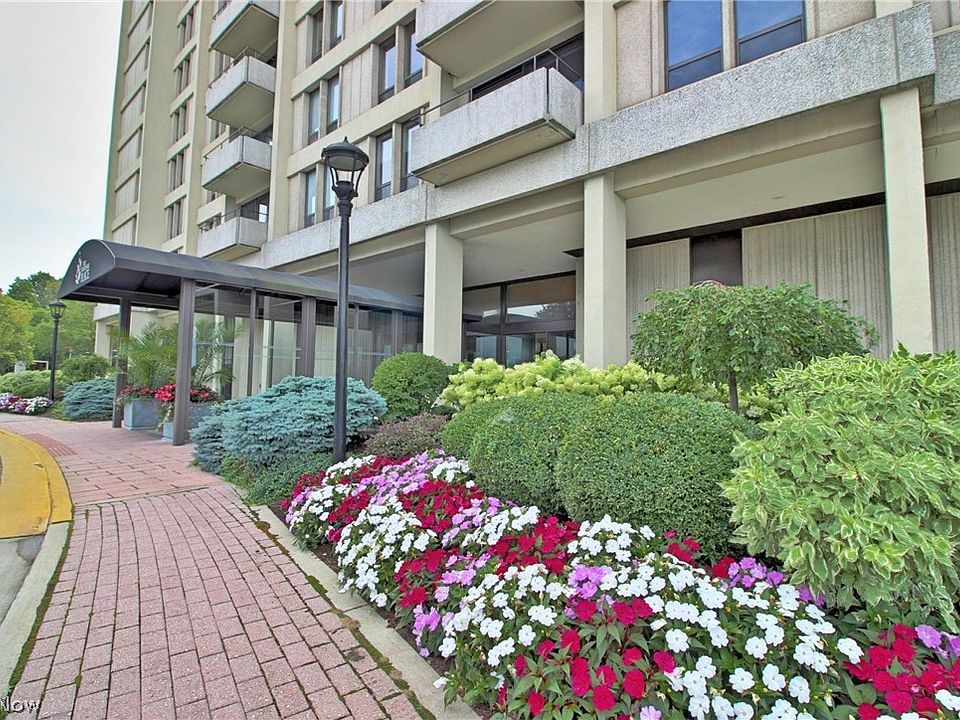 2 Bratenahl Pl APT 2A, Bratenahl, OH 44108 Zillow