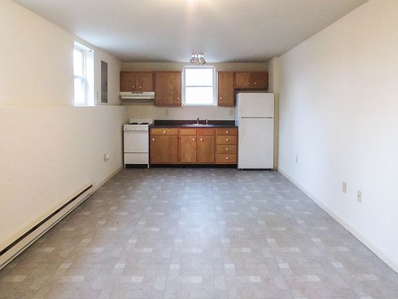 3228MainSt,ConestogaG_Kitchen3_06122014