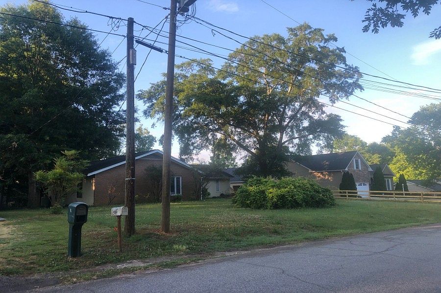 2nd image of 7 Randy Dr