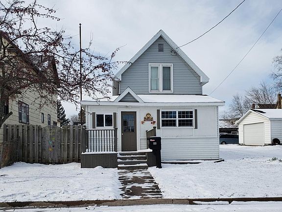 2nd image of 806 Superior St