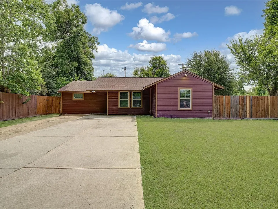 8159 Glenhollow Dr
